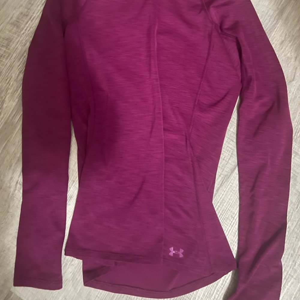 Under Armour top